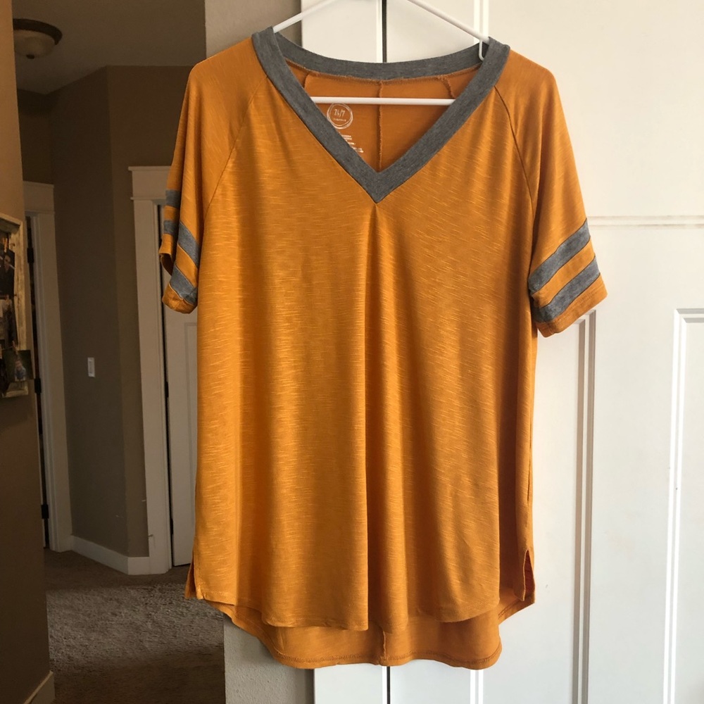 Maurice’s Women’s Large Mustard Yellow Tunic Top